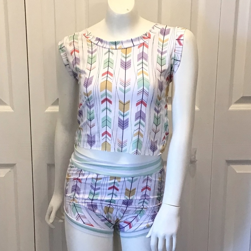 NWOT ISP Dancewear Teen 2pc Arrow Print Muscle Tee And Brief Dance Set AX…